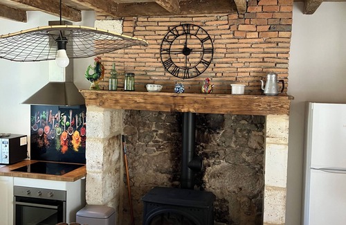 Augignac House | Quiet country property, sleeps 6-8, linen provided