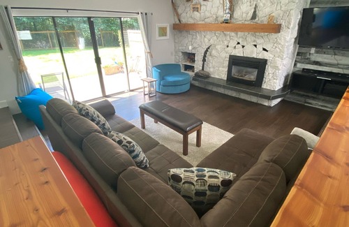 Port Alberni House | Quiet, Cozy 3 bedroom, 2 bathroom home.