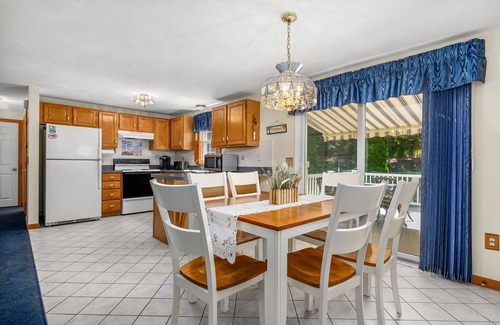East Dennis House | Quiet Dennis Retreat – Deck, Yard & Recreation