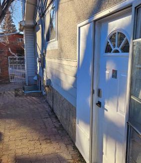 Brentwood House | Quiet Family Friendly, 4 min UofC and University District Shops, 9 min DT