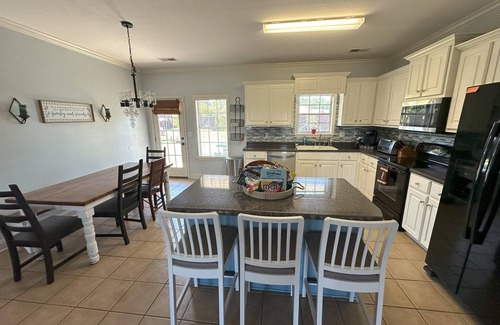 Oxford House | Quiet Family & Pet Friendly Home