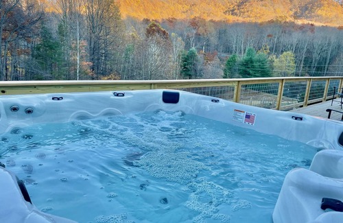 Roseland House | Quiet farmhouse with pond, trails, hot tub, close to skiing and breweries