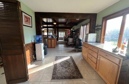 Niverville Cottage | Quiet Get Away on the Lake! Kayaks,life vests ,Fishing Equipments ,golf clubs