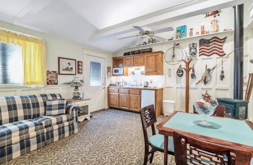 Clarks Summit House | Quiet Getaway with Queen Bed & Wi-Fi