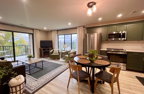 Acme Condo | Quiet Grand Traverse Resort Condo I Great views, Full kitchen and Washer/Dryer