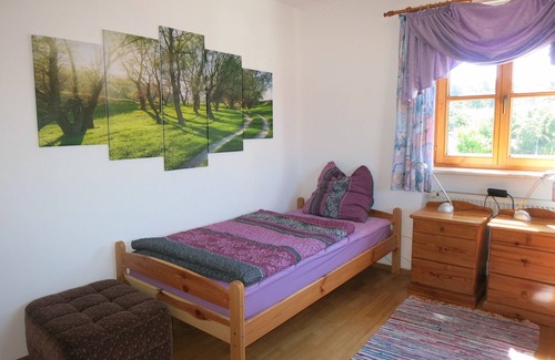 Burgkirchen an der Alz Apartment | Quiet holiday home in the countryside
