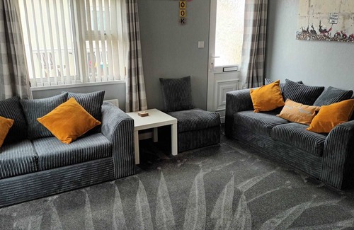 Aldborough Ski Chalet | Quiet holiday park on North Norfolk Coast. 5 minute walk to dog friendly beach.