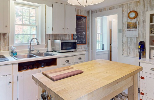 Mount Desert Cottage | Quiet home with great yard & firepit - minutes to Long Pond & Acadia
