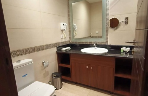 Al-Hamra'a Hotel | Quiet hotel