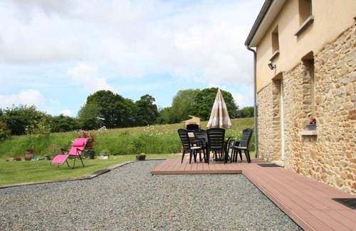 Laulne Cottage | Quiet house with garden and parking near Lessay