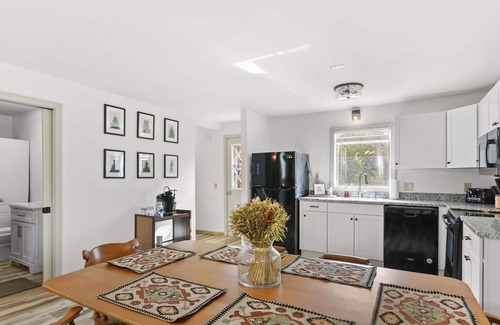 Newland Cottage | Quiet Linville Land Harbor Home Minutes from Grandfather Mtn and Blue Ridge Pkwy