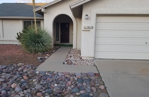 Canyon Shadows House | Quiet neighborhood of La Canada