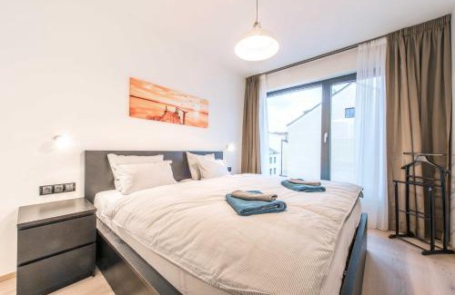 Andel Apartment | Quiet & new apartment near city center with garage