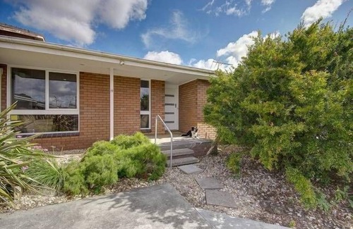 Belmont Apartment | Quiet, quality 2 bedroom Unit close to High Street