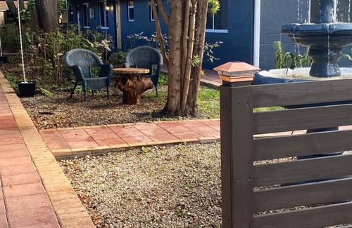 Highland Garden Villa | Quiet refuge 10minutes from the beach, WIFI, parking W/D