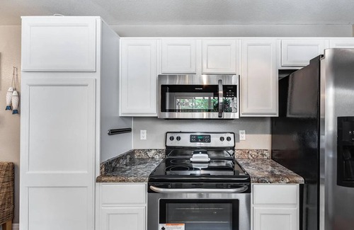 La Jolla Village Condo | Quiet & Relaxing Townhouse