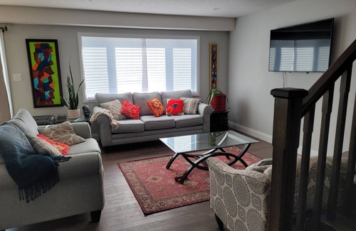 Palmerston House | Quiet retreat in Palmerston, Ontario, pet friendly.