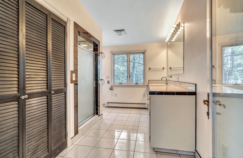 Boothbay House | Quiet Retreat with Yard, Damariscotta River Views, and Dock Access!
