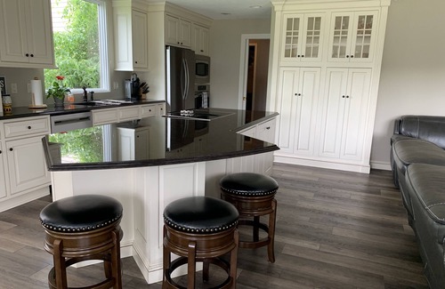 Williamsburg House | Quiet, serene countryside setting - 2 minutes to Equestrian Festival and lakes.