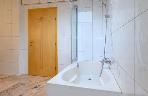 Klagenfurt am Woerthersee Apartment | Quiet studio near the lake