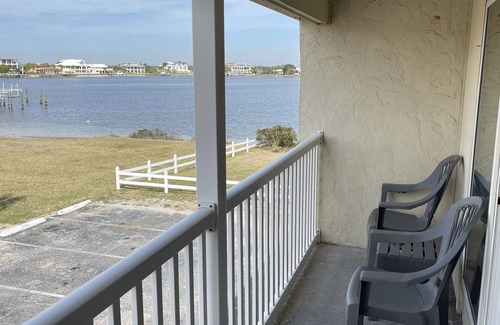 Villa Sabine Condo | Quiet, Sunny & Cheap! Walk to the Beach!n2 Night Getaways
