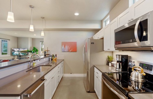 Fort Collins House | Quiet Urban Community – Designer Home W/Hot Tub!