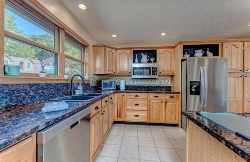 Alpine Lake House | Quiet Waters LakeFront Escape