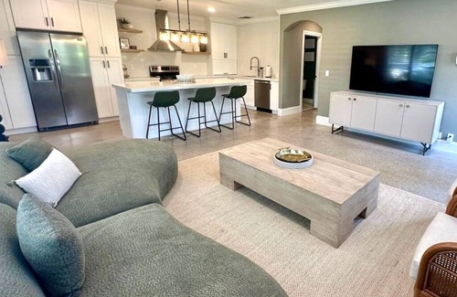 Old Northwood House | Quiet West Palm Beach Escape - Prime Location Close to Beaches, Town, Boat Show!