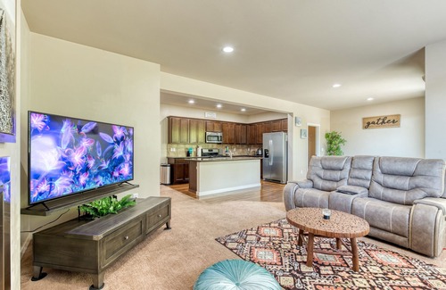 Everett House | Quieter Villa: safe neighborhood, closer to Boeing
