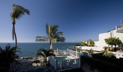 South Shore Hotel Area Bed & Breakfast | Quinta Maria Cortez Beach Hotel
