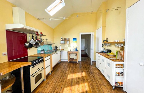 North Berwick Apartment | Quirky, Cosy 3BR Cottage w/Patio in Canty Bay