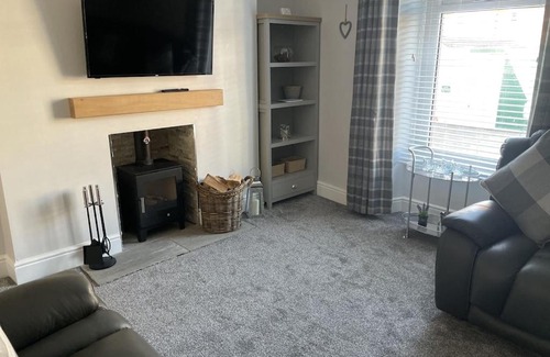 Penrith House | Quirky cottage in the centre of Penrith with a Hot Tub