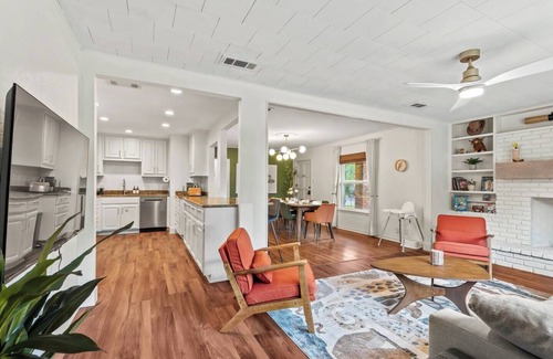 Frisco House | Quokka Lodge: King Beds/Game Room/Outdoor fun