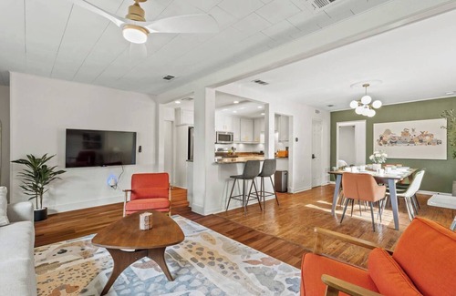 Frisco House | Quokka Lodge: King Beds/Game Room/Outdoor fun