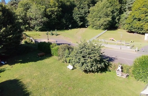 Murol Apartment | Résidence de Michèle Meublé 54m² 2 ch 2sdb Parking et Jardin