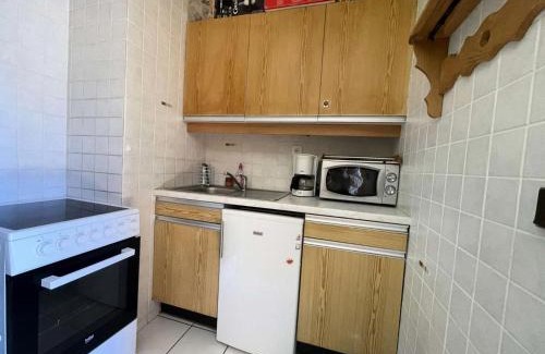 Mont-de-Lans Apartment | Résidence Meije 10- Porte J3 - Les Deux Alpes – Studio cabine au Village 1800 avec balcon plein sud et vue panoramique MAE-5411