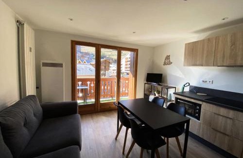 Les Deux Alpes Apartment | Résidence Myosotis - Les Deux Alpes – Studio cabine au pied des pistes avec balcon et vue dégagée MAE-5421