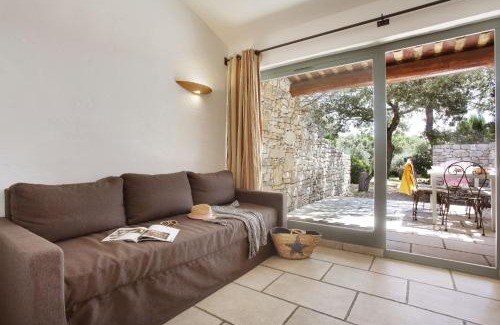 Gordes Apartment | Résidence Odalys La Bastide des Chênes