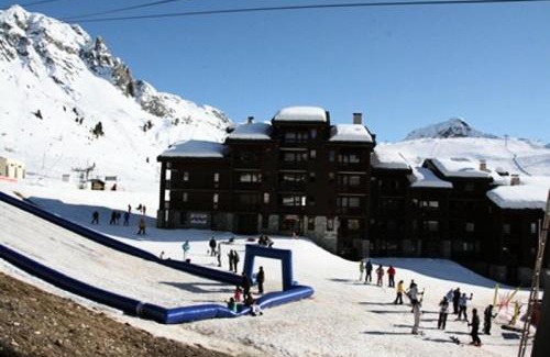 Belle Plagne Apartment | Résidence Pierre De Soleil - Studio cosy · Skis aux pieds MAE-3617