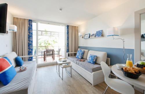Antibes Old Town Apartment | Résidence Pierre & Vacances Premium Port Prestige