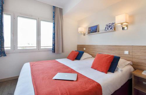 Antibes Old Town Apartment | Résidence Pierre & Vacances Premium Port Prestige