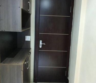 El Cangrejo Apartment | R.1114 Estudio ejecutivo privado, con cocina y baño.