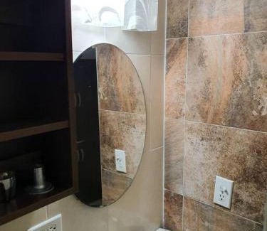El Cangrejo Apartment | R.1114 Estudio ejecutivo privado, con cocina y baño.