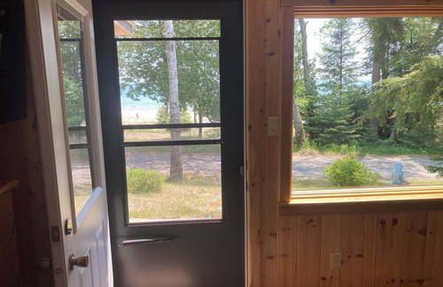 Sturgeon Bay Cottage | R&S Lakeside Cottage Beautiful Large Sand Beach Door County Limestone Fireplace