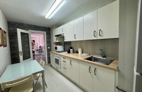Huerta de la Salud Apartment | R4 Apartment next to Plaza de España and Metro