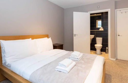 Bromley South Apartment | Radiant 2 Bedroom Apartment in East London