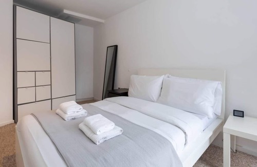 Bromley South Apartment | Radiant 2 Bedroom Apartment in East London