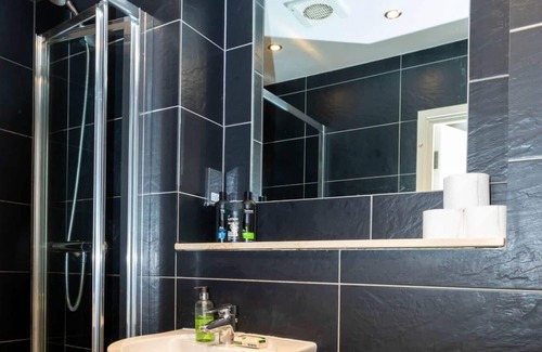 Bromley South Apartment | Radiant 2 Bedroom Apartment in East London