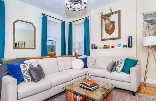 Highland Park House | Radiant Luxury Getaway | Near South End