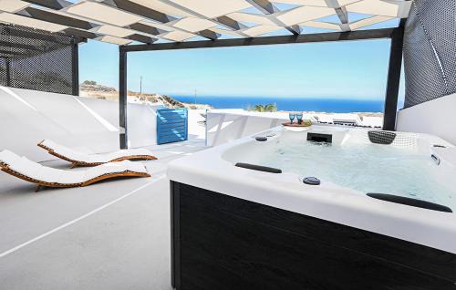 Fira Apartment | Rafael' s Mediteranian Cave Suites